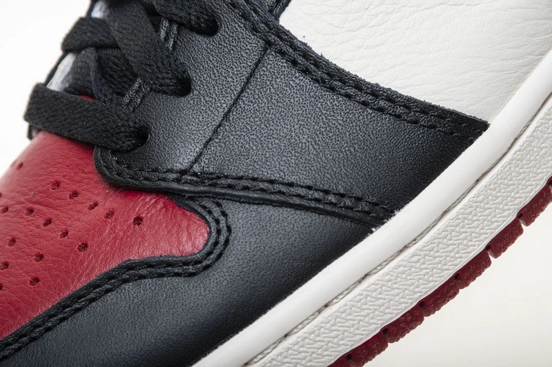 Air Jordan 1 Retro High OG Bred Toe 555088-610