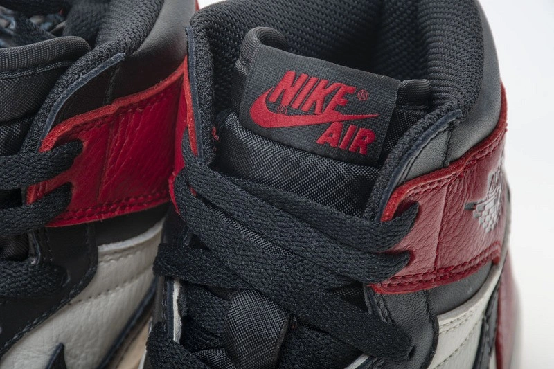 Air Jordan 1 Retro High OG Bred Toe 555088-610