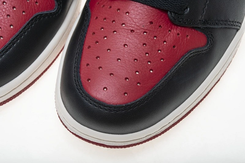 Air Jordan 1 Retro High OG Bred Toe 555088-610