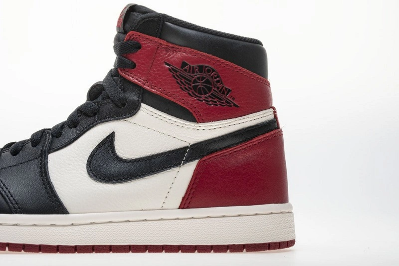 Air Jordan 1 Retro High OG Bred Toe 555088-610