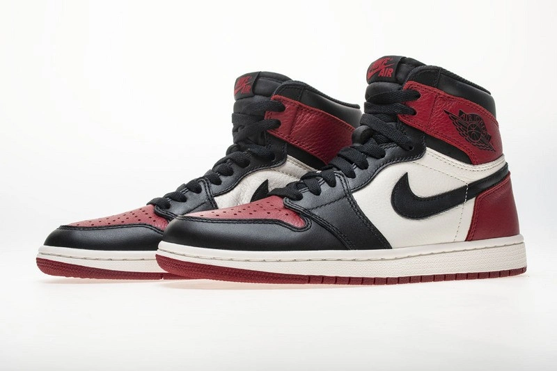 Air Jordan 1 Retro High OG Bred Toe 555088-610