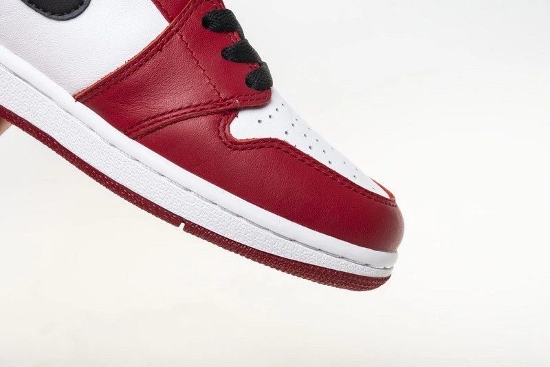 Air Jordan 1 Retro High OG Chicago 555088-101