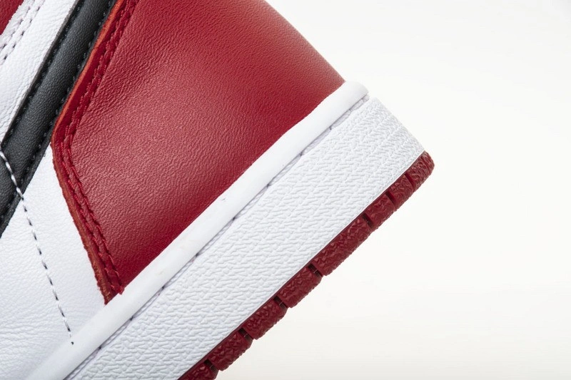 Air Jordan 1 Retro High OG Chicago 555088-101