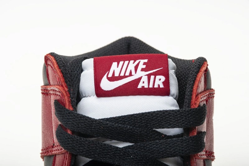 Air Jordan 1 Retro High OG Chicago 555088-101