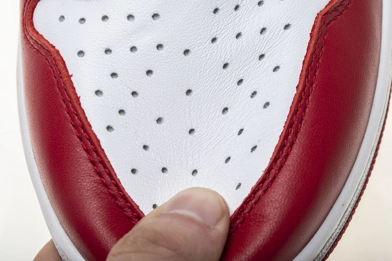 Air Jordan 1 Retro High OG Chicago 555088-101