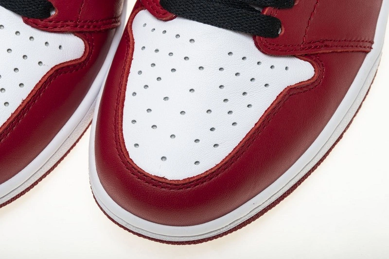 Air Jordan 1 Retro High OG Chicago 555088-101