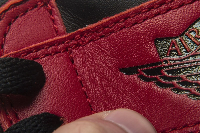 Air Jordan 1 Retro High OG Chicago 555088-101