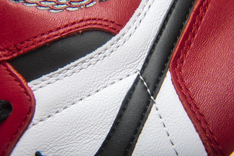 Air Jordan 1 Retro High OG Chicago 555088-101