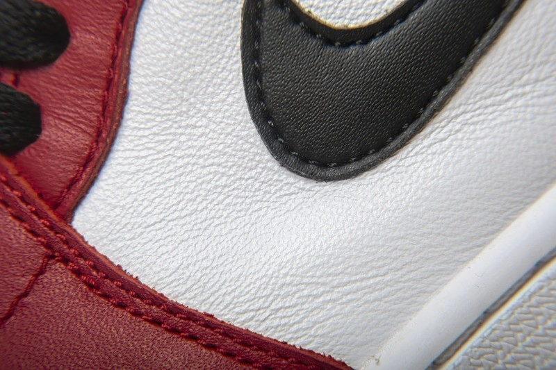 Air Jordan 1 Retro High OG Chicago 555088-101