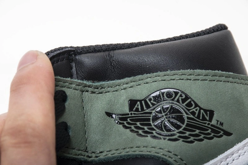 Air Jordan 1 Retro High OG 'Clay Green' - 555088 135