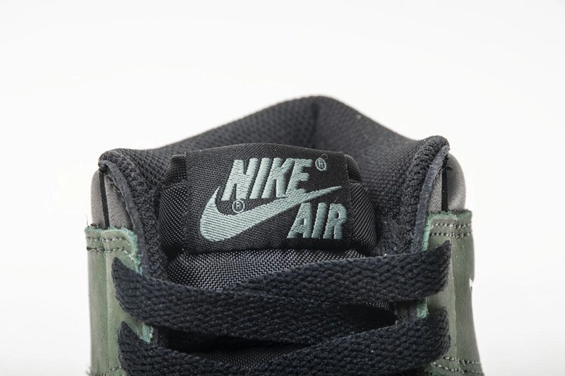 Air Jordan 1 Retro High OG 'Clay Green' - 555088 135
