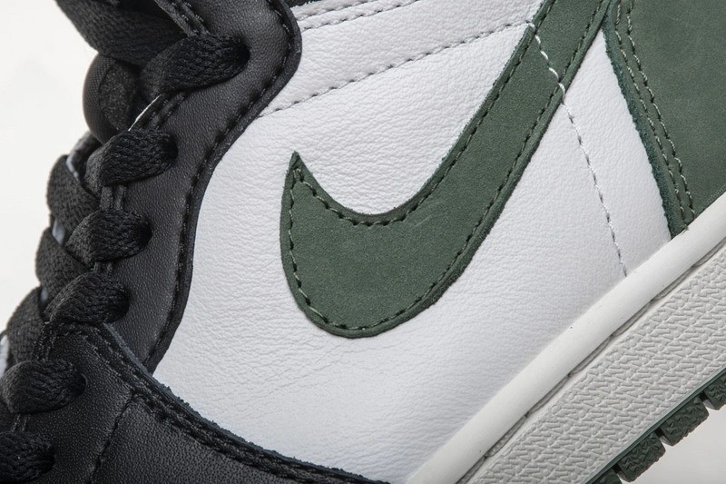 Air Jordan 1 Retro High OG 'Clay Green' - 555088 135