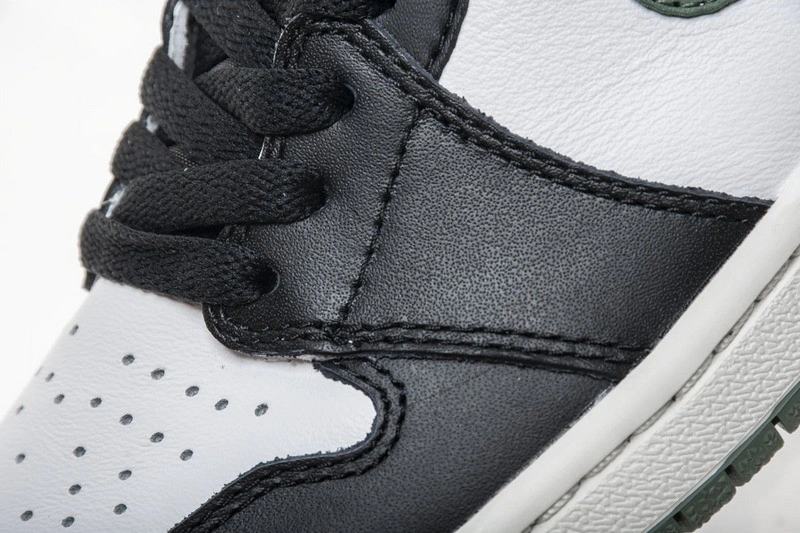 Air Jordan 1 Retro High OG 'Clay Green' - 555088 135