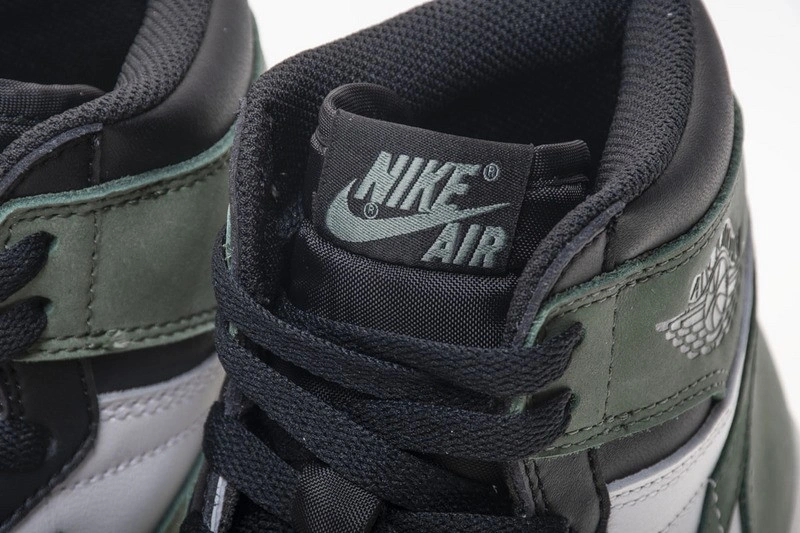 Air Jordan 1 Retro High OG 'Clay Green' - 555088 135