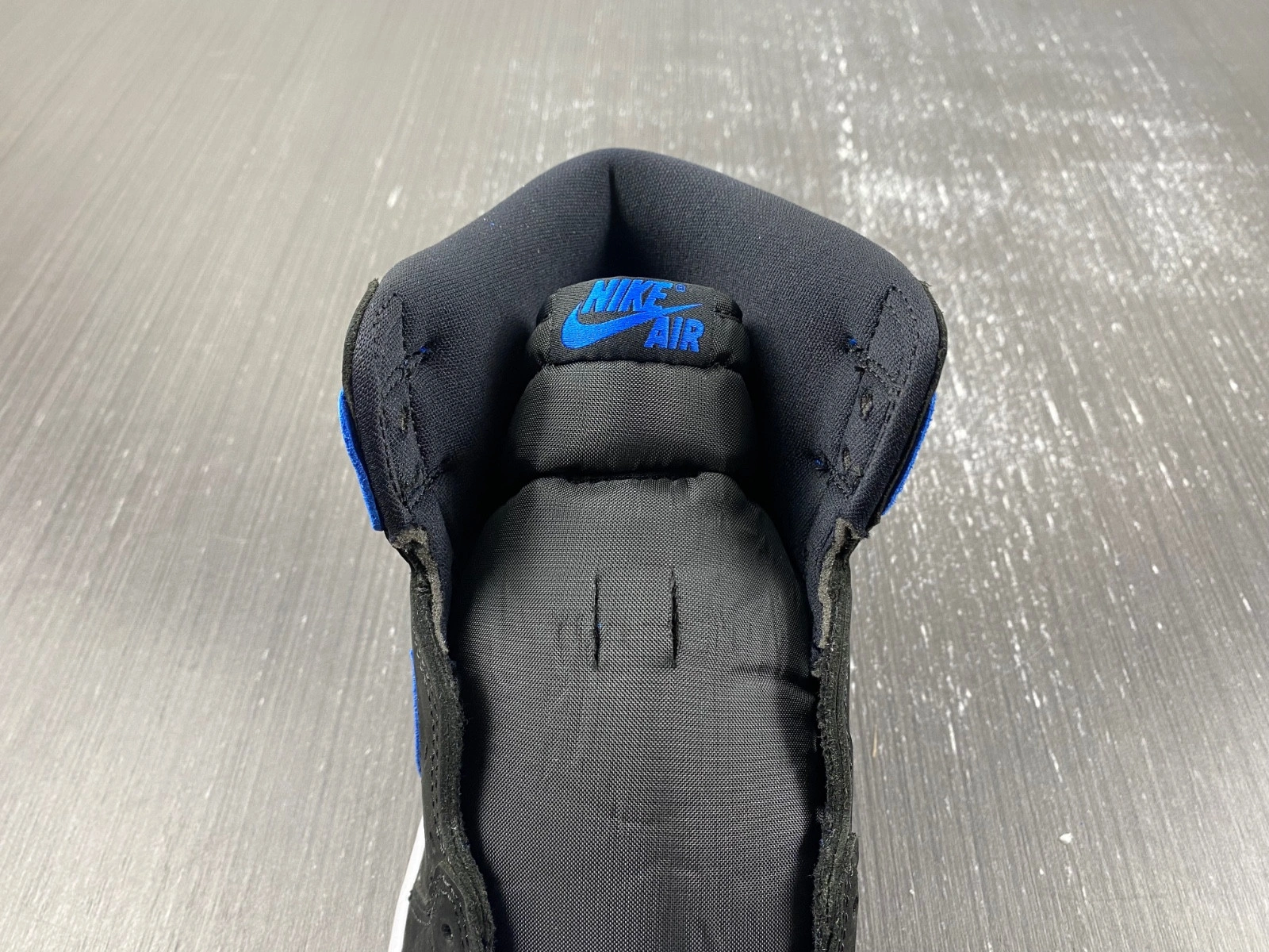 Air Jordan 1 Royal Suede DZ5485-042