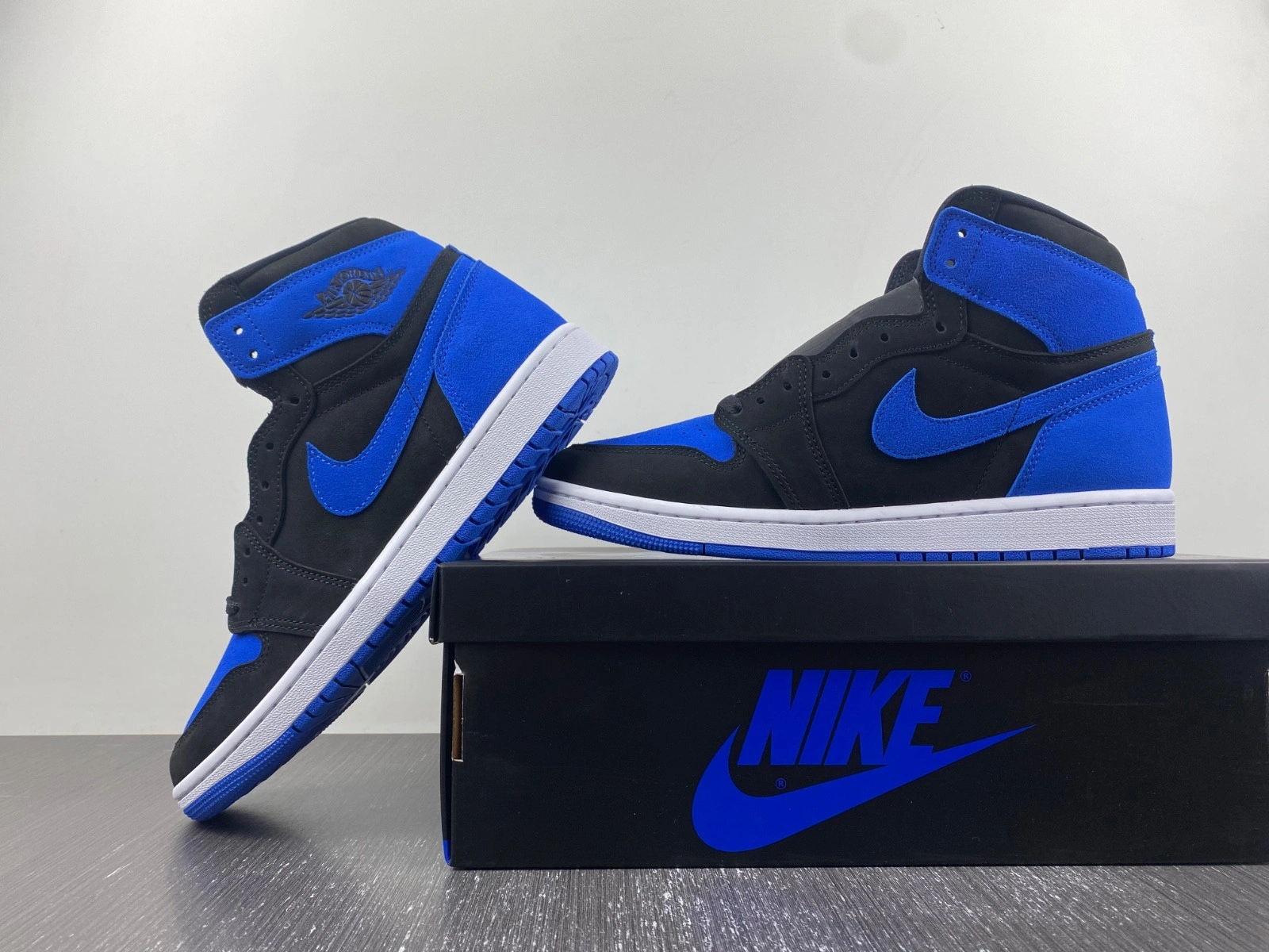 Air Jordan 1 Royal Suede DZ5485-042