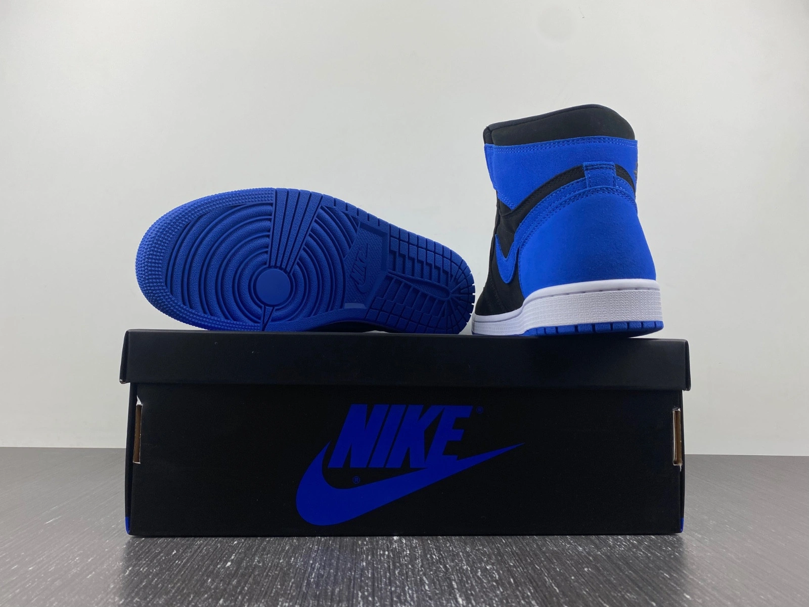 Air Jordan 1 Royal Suede DZ5485-042