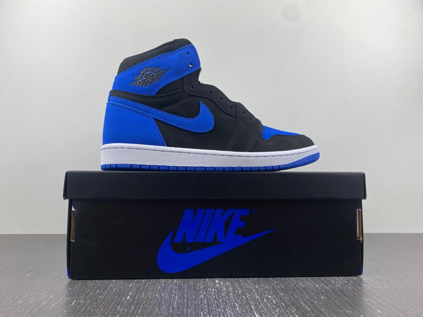 Air Jordan 1 Royal Suede DZ5485-042