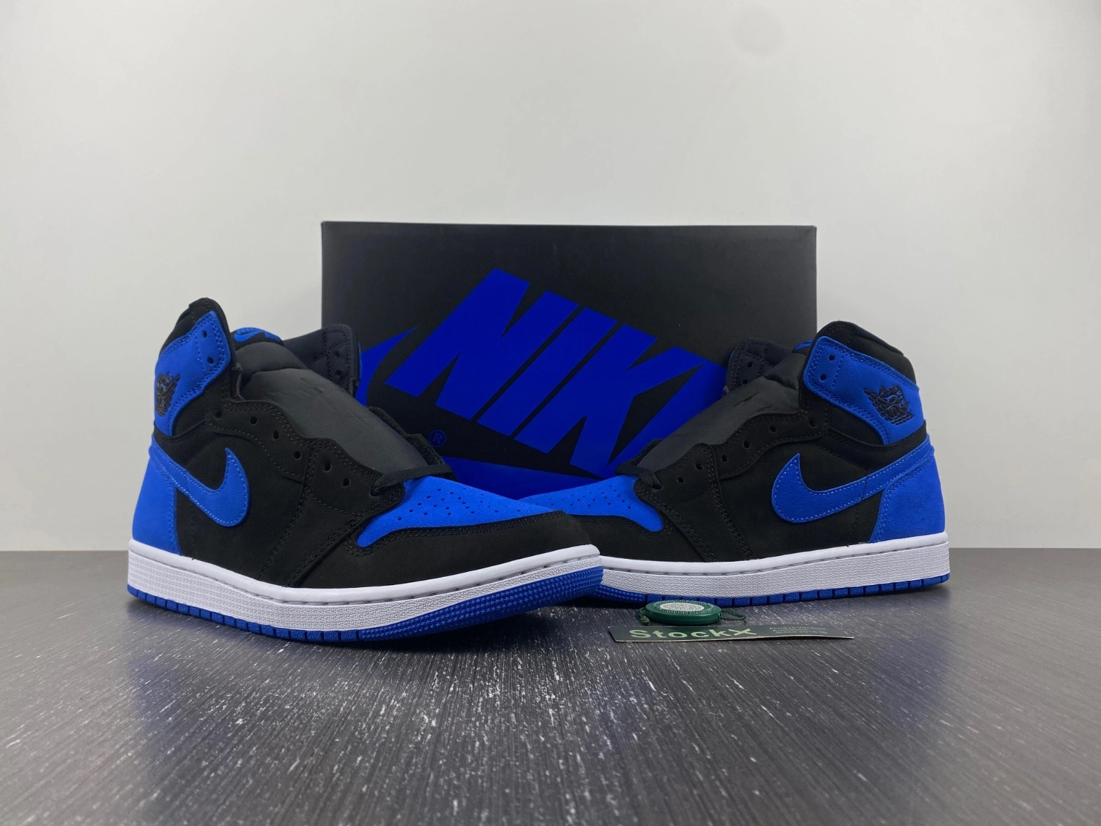 Air Jordan 1 Royal Suede DZ5485-042