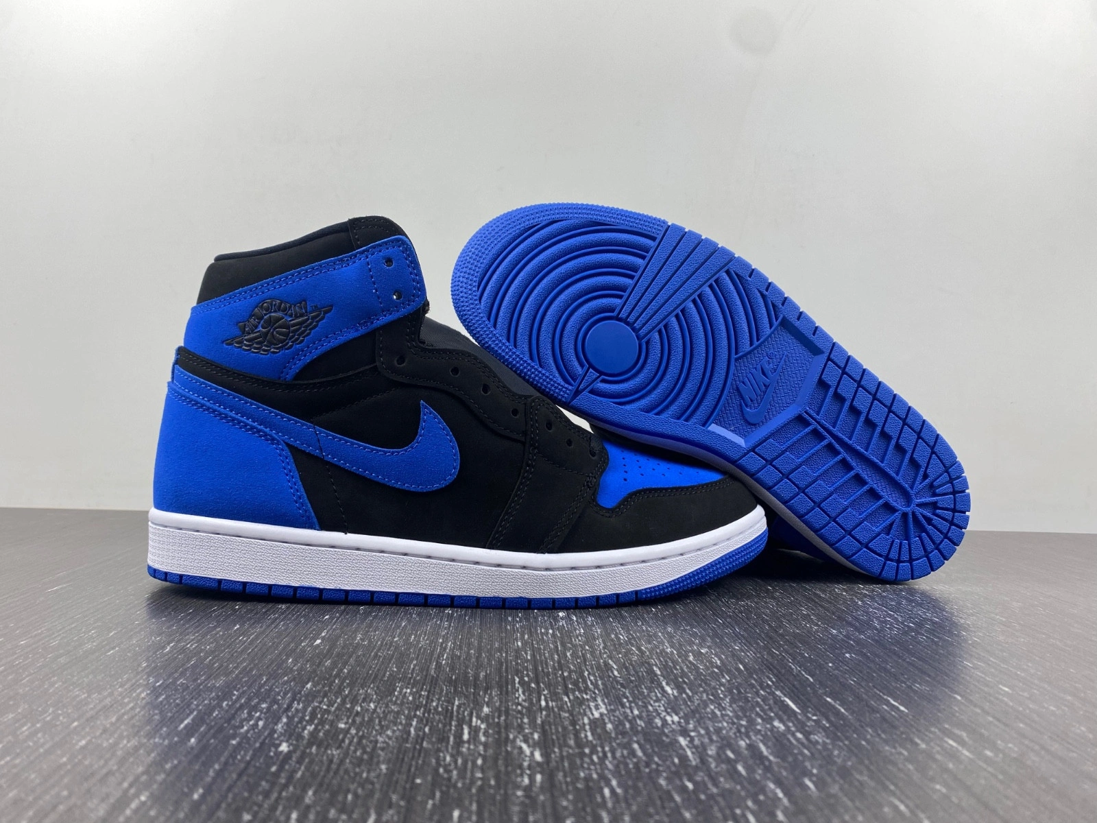 Air Jordan 1 Royal Suede DZ5485-042