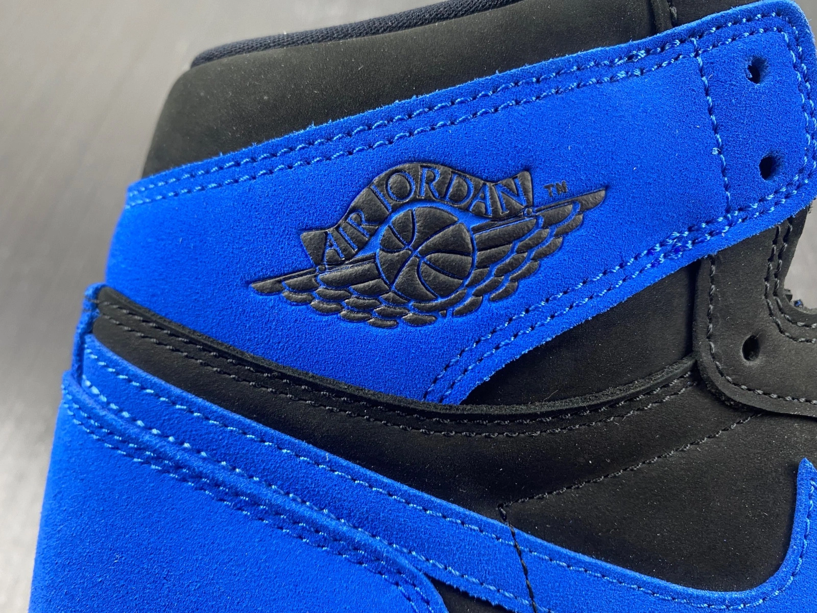 Air Jordan 1 Royal Suede DZ5485-042