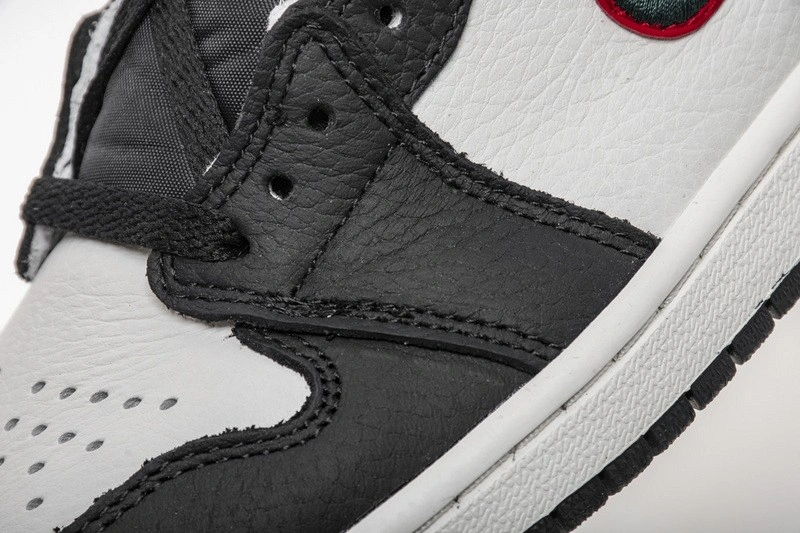 Air Jordan 1 Sports Illustrated 555088-015