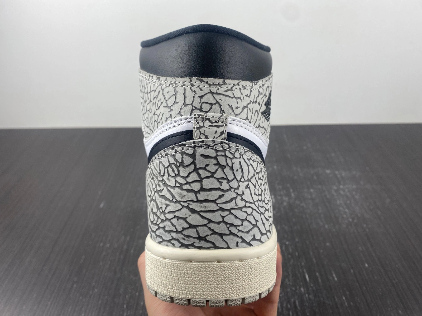 Air Jordan 1 White Cement DZ5485-052