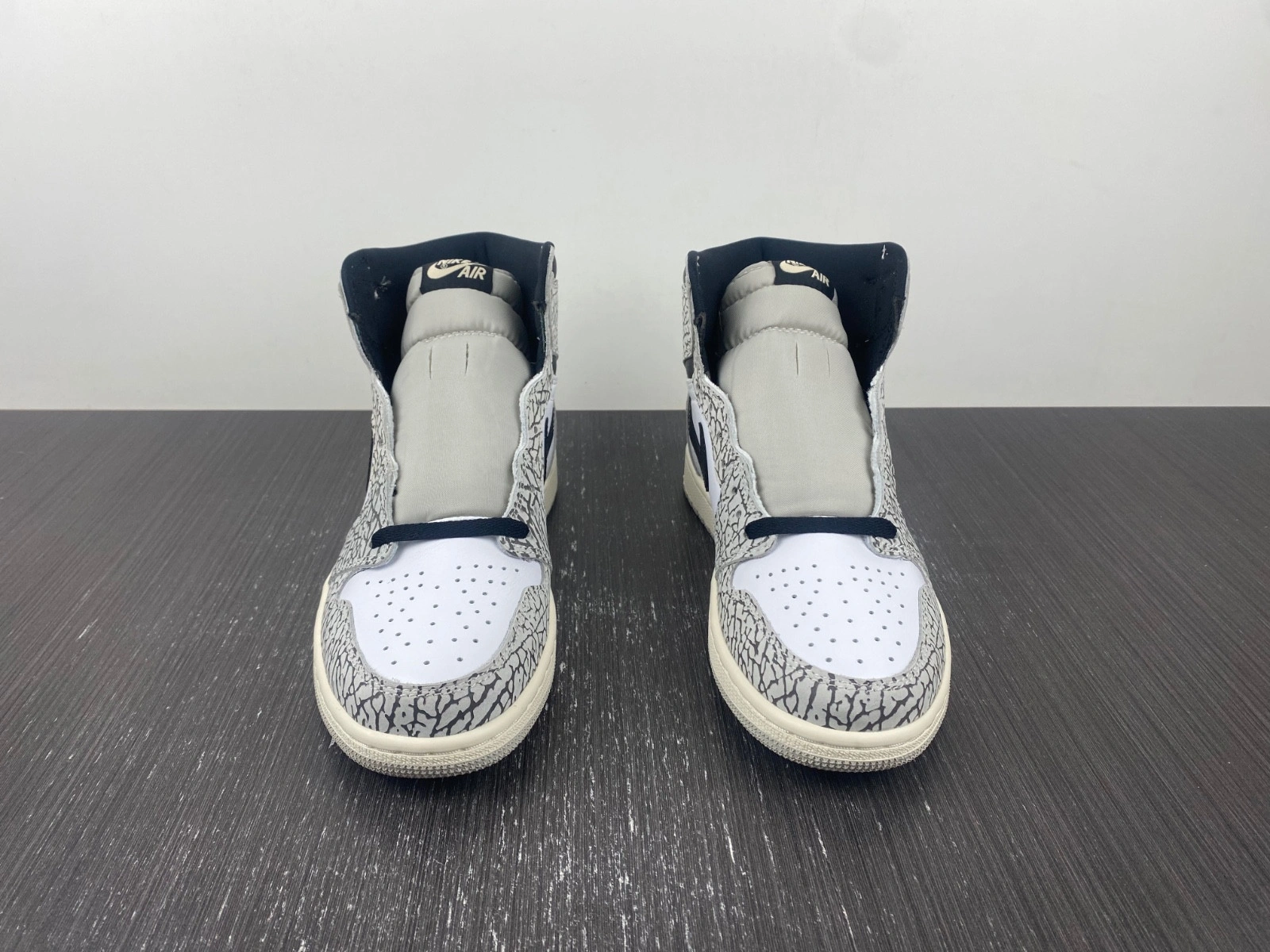 Air Jordan 1 White Cement DZ5485-052