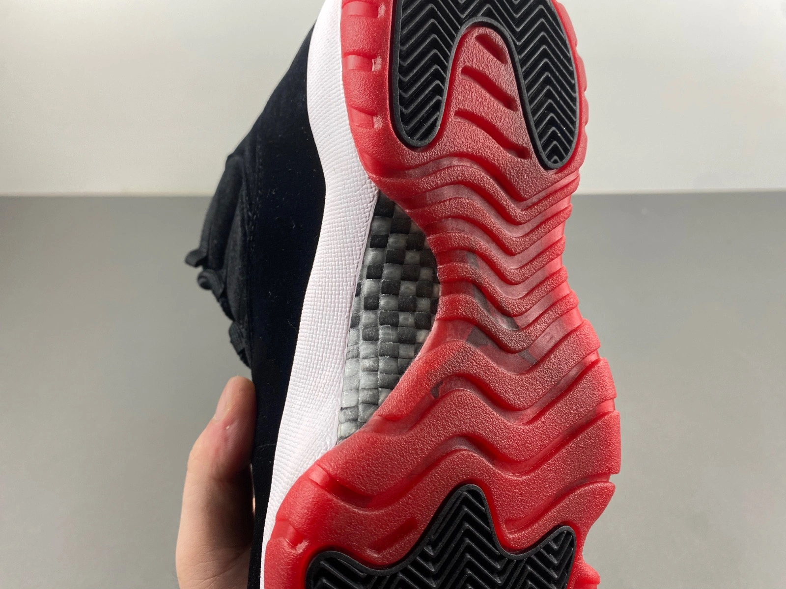 Air Jordan 11 “Bred Velvet”  DB5457-061