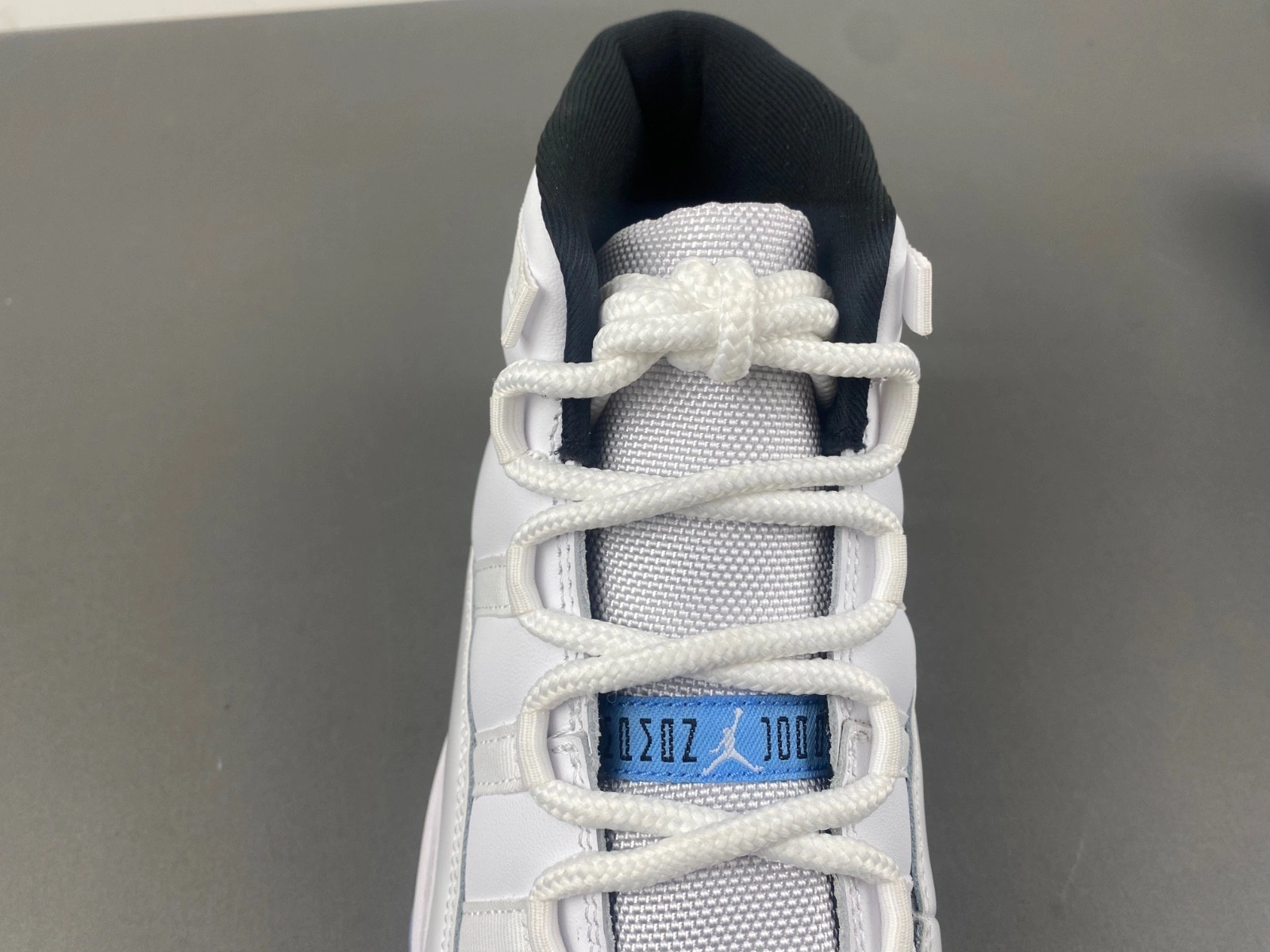 Air Jordan 11 Legend Blue (Columbia) 2024 CT8012-104