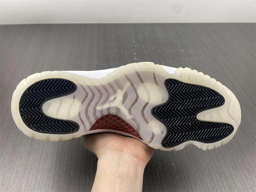 Air Jordan 11 Low 72-10 AV2187-001