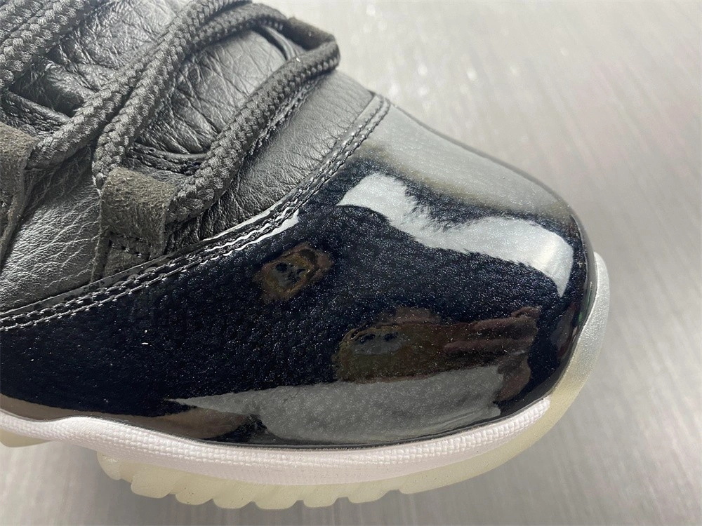 Air Jordan 11 Low 72-10 AV2187-001