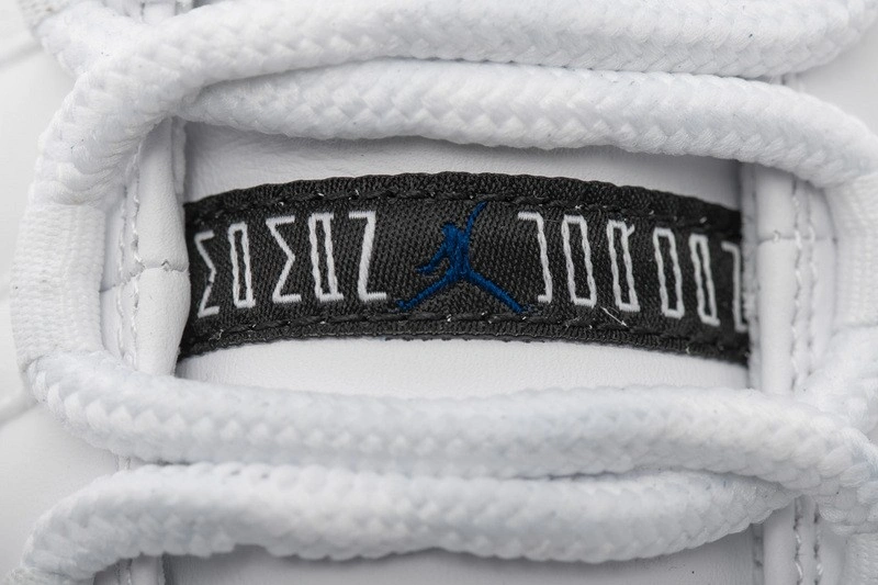 Air Jordan 11 Low Blue Snakeskin CD6846-102