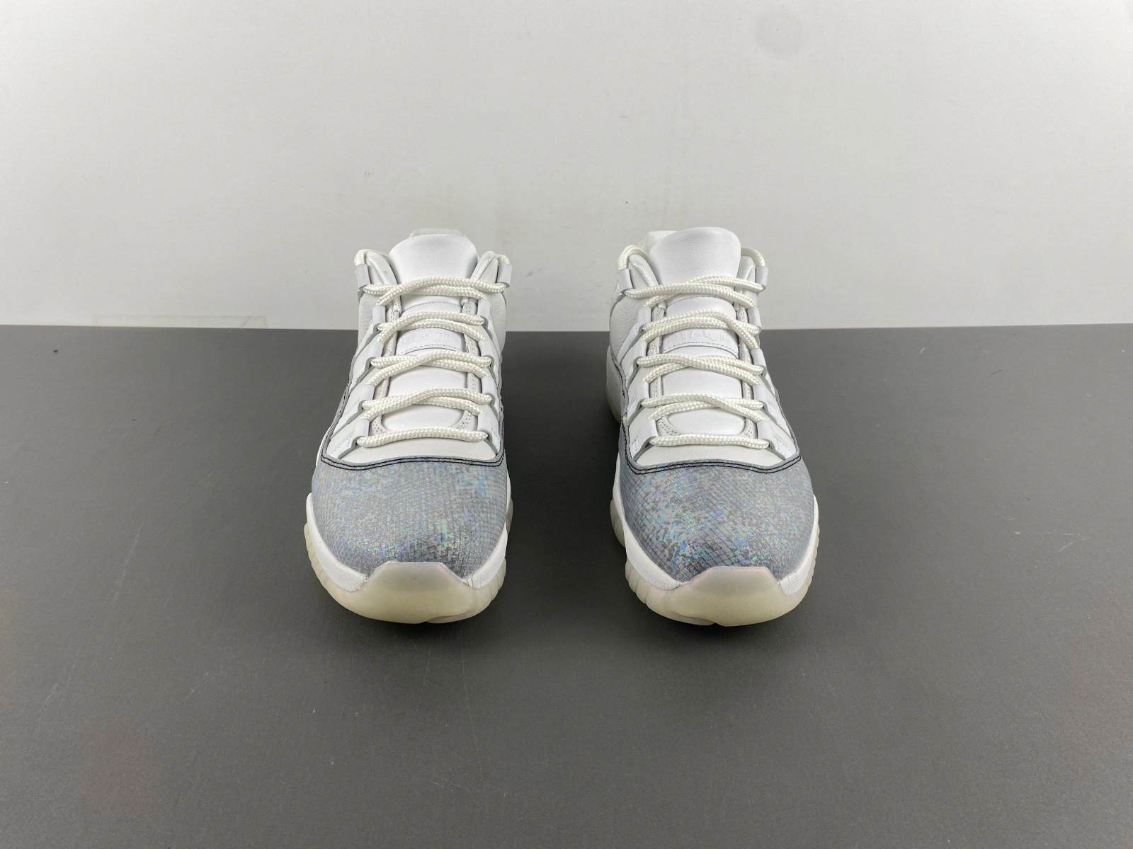 Air Jordan 11 Low CNY Year of the Snake HQ7000-001