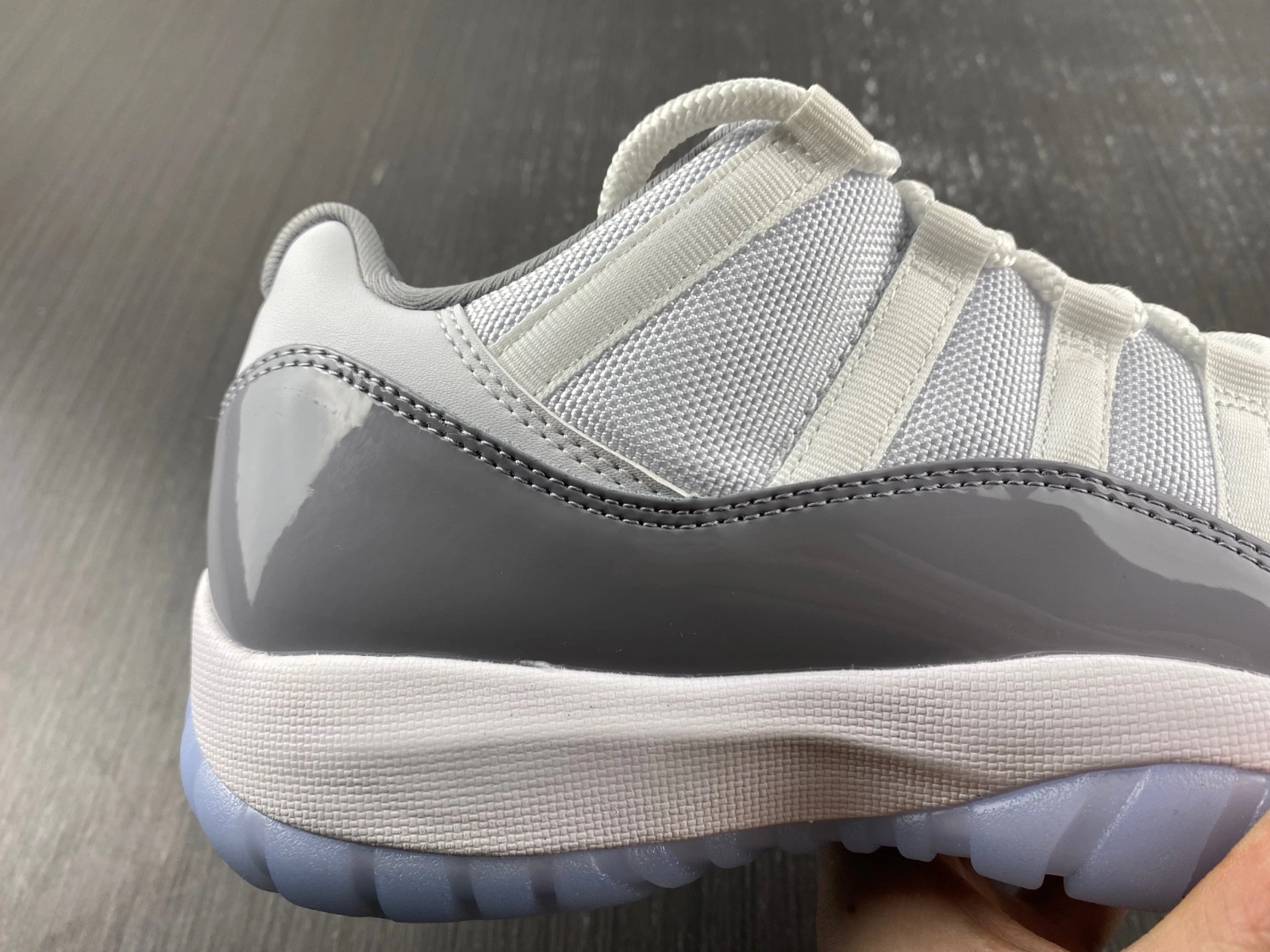 Air Jordan 11 Low Cement Grey AV2187-140
