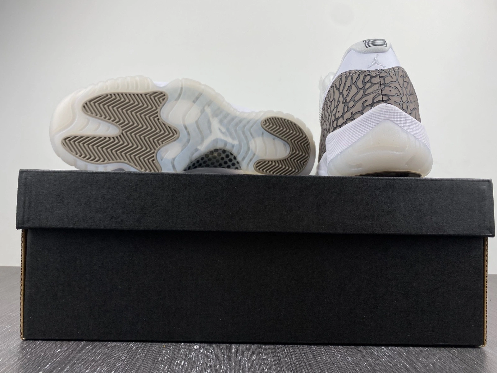 Air Jordan 11 Low Elephant Print AV2187-140
