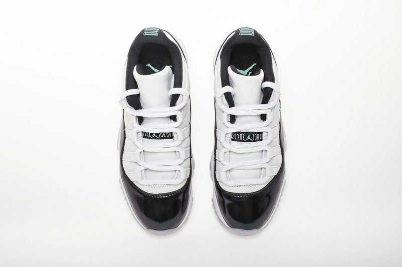 Air Jordan 11 Low 