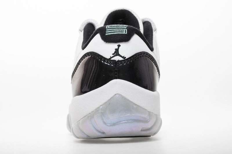 Air Jordan 11 Low 