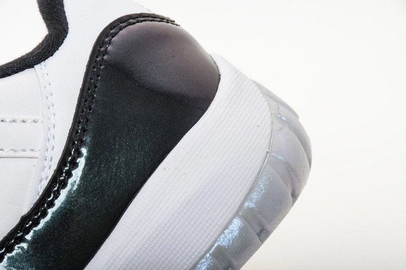 Air Jordan 11 Low 