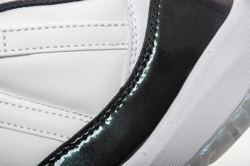 Air Jordan 11 Low 