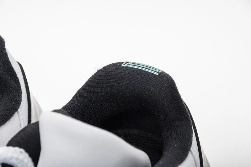 Air Jordan 11 Low 