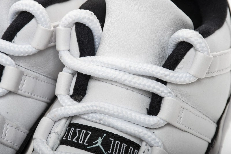 Air Jordan 11 Low 