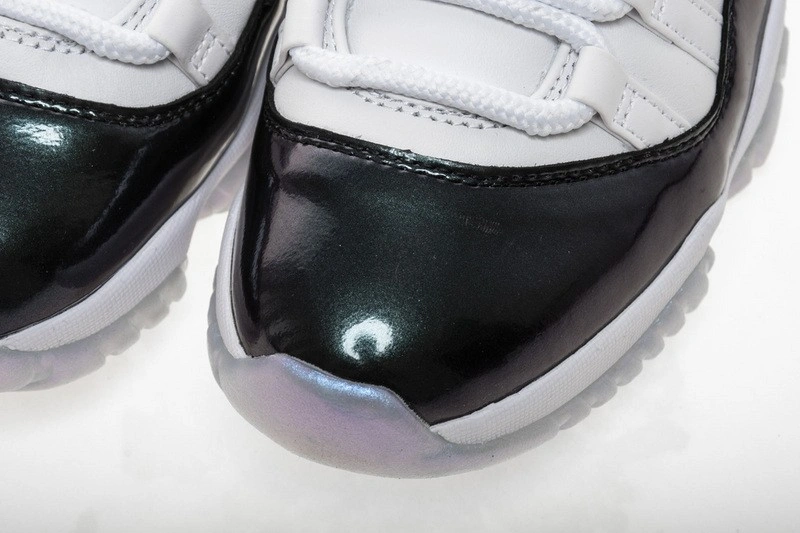 Air Jordan 11 Low 