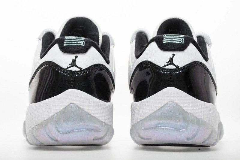 Air Jordan 11 Low 
