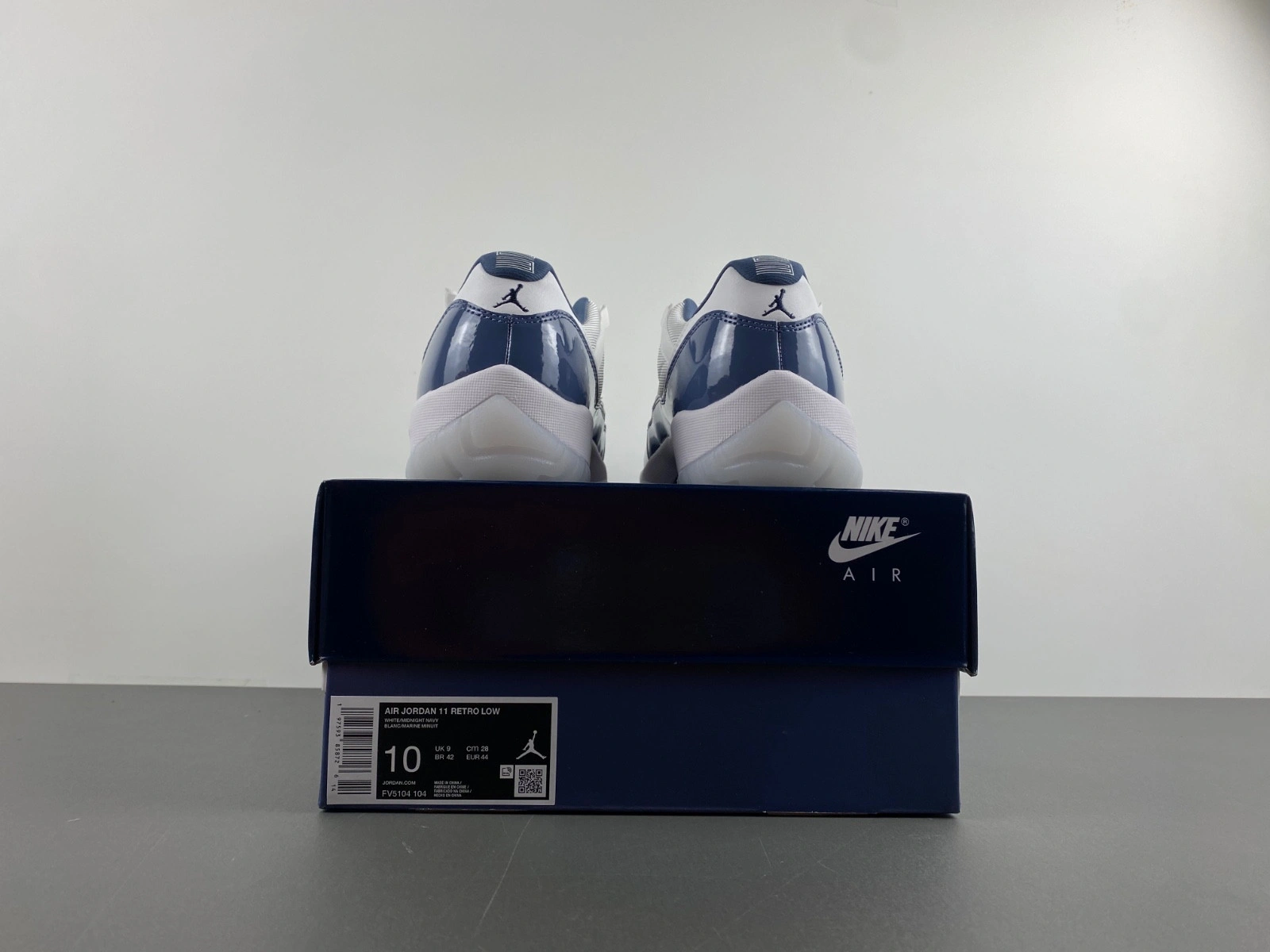 Air Jordan 11 Low Retro White Midnight Navy  FV5104-104