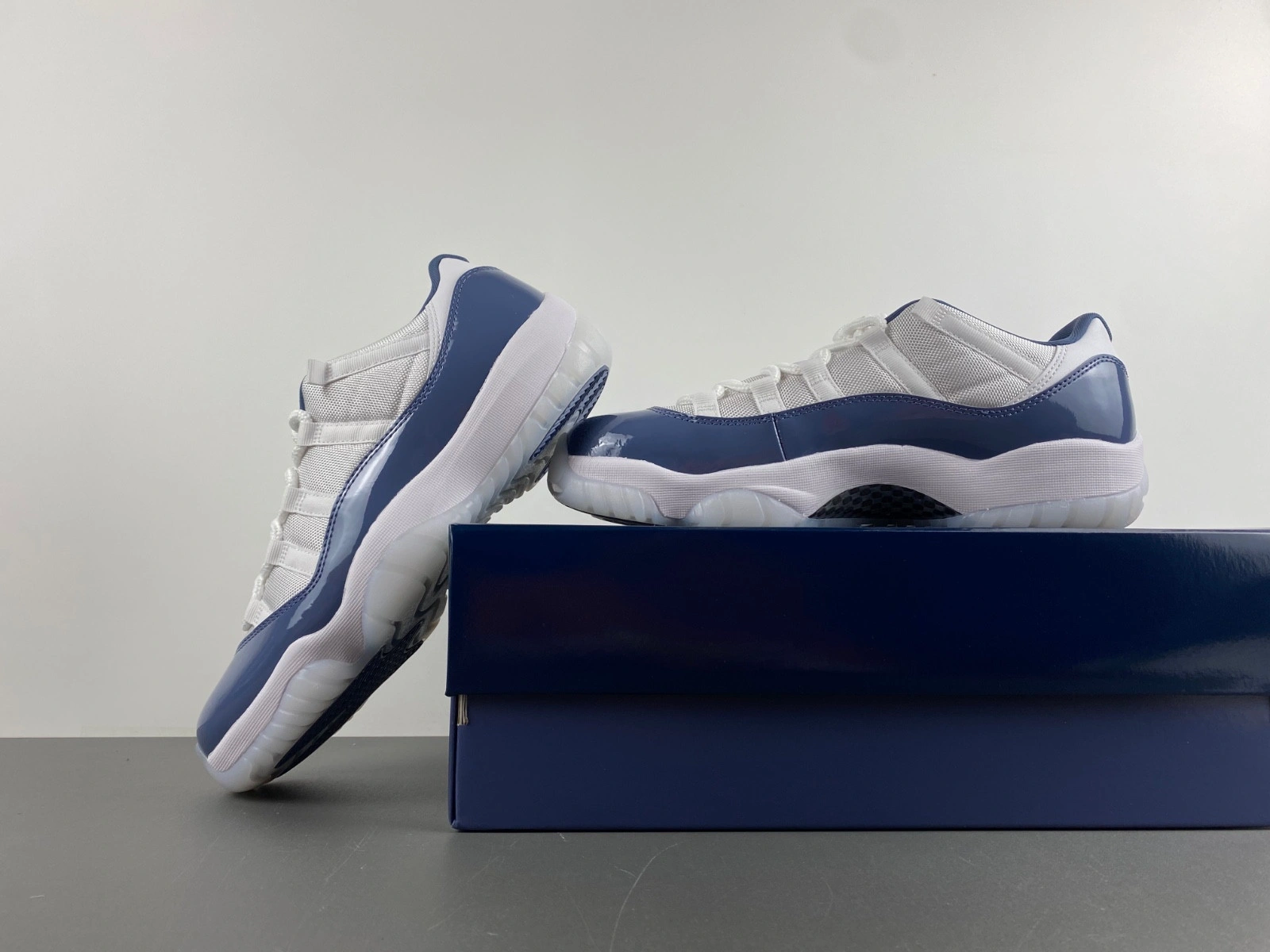Air Jordan 11 Low Retro White Midnight Navy  FV5104-104