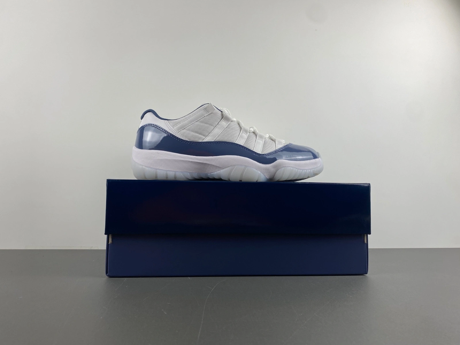 Air Jordan 11 Low Retro White Midnight Navy  FV5104-104