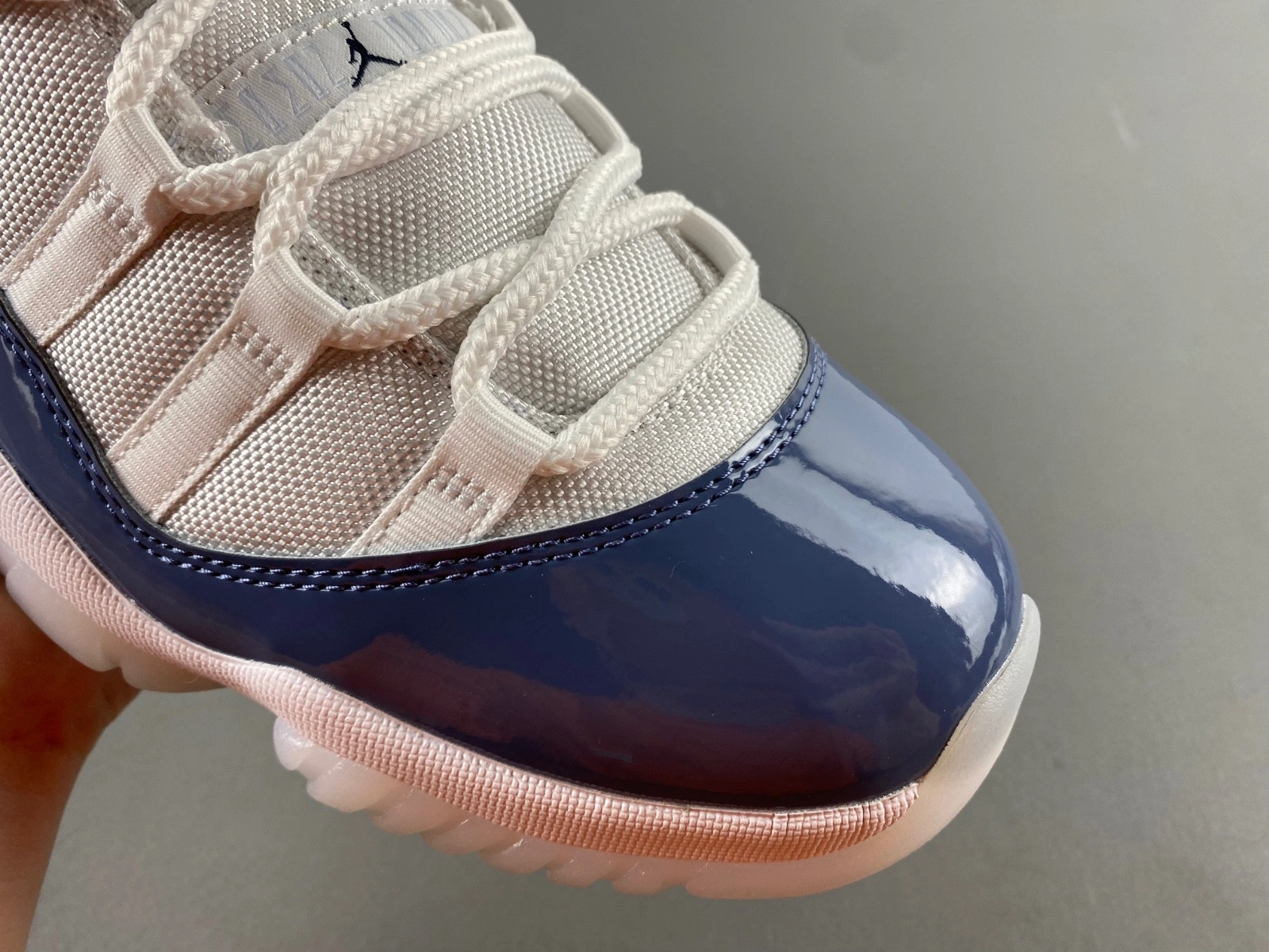 Air Jordan 11 Low Retro White Midnight Navy  FV5104-104