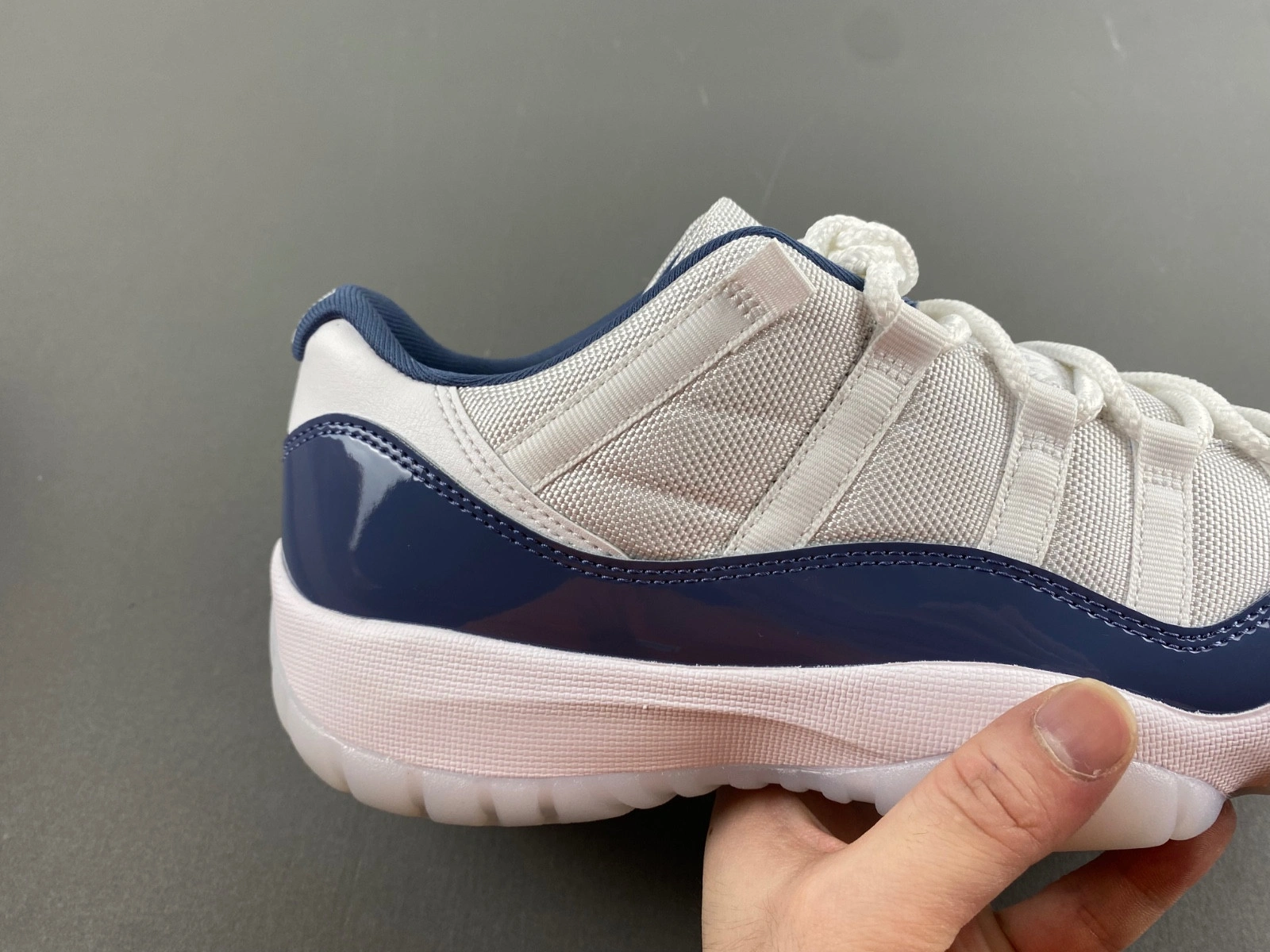 Air Jordan 11 Low Retro White Midnight Navy  FV5104-104