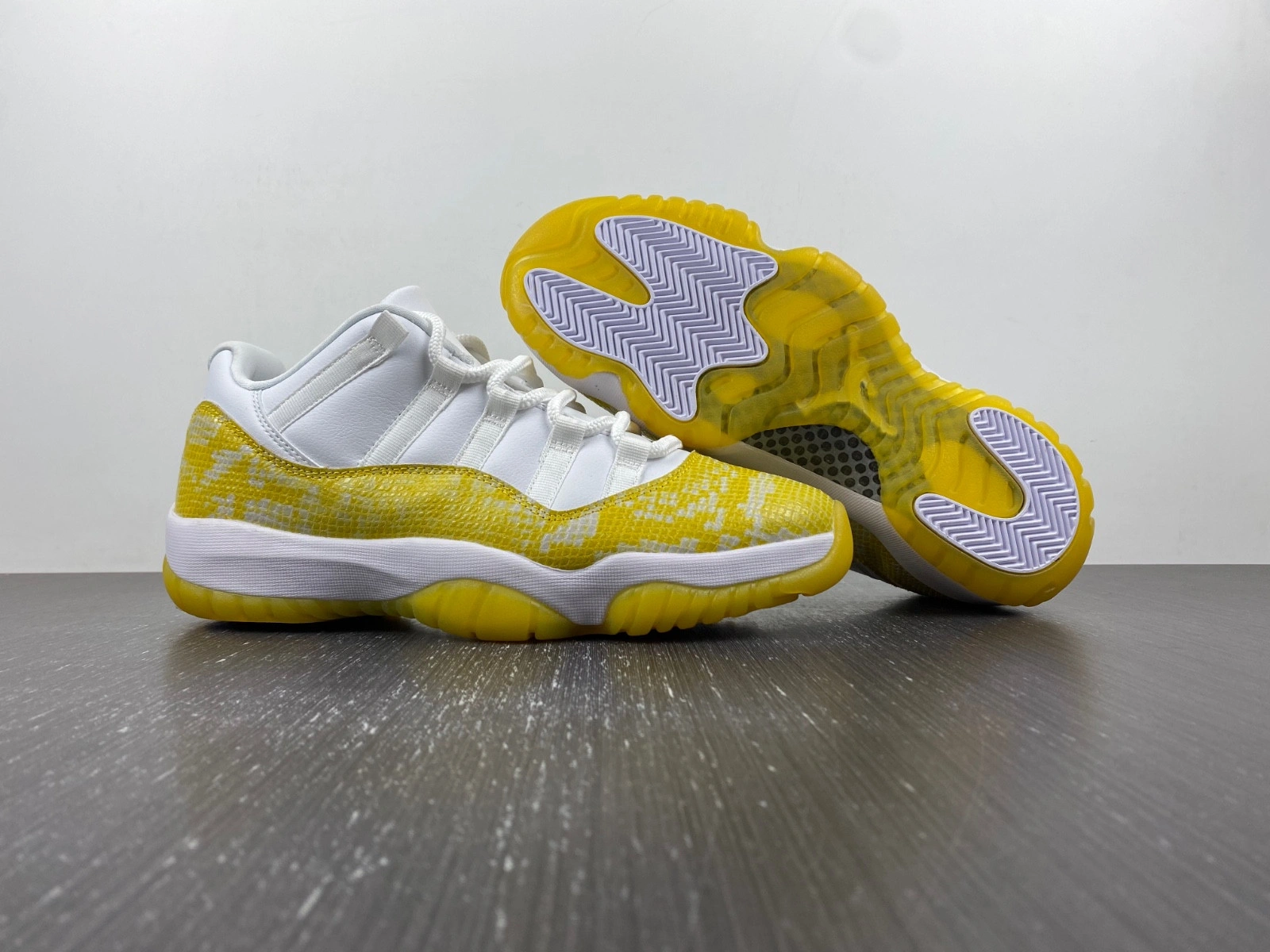 Air Jordan 11 Low WMNS “Yellow Snakeskin” AH7860-107